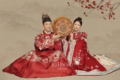 -乐派诗婚纱摄影