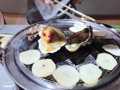 乳山肥生蚝-围炉肉舍•炭烤活鳗•丹东海鲜烤肉(步行街店)