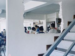 -巴浪鱼咖啡馆 Local Fish