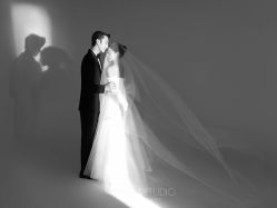 -至臻微拉婚纱摄影