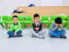 -蓝话筒·少儿成人演讲口才·主持朗诵·戏剧表演(大华第一坊店)