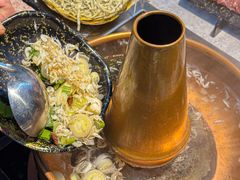 -洞庭洲·防空洞火锅·铜锅涮肉·烧烤(新百广场店)