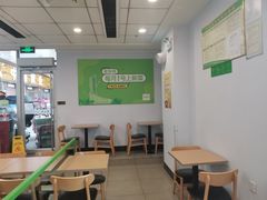 用餐区-老乡鸡(潘集世瑞大厦店)
