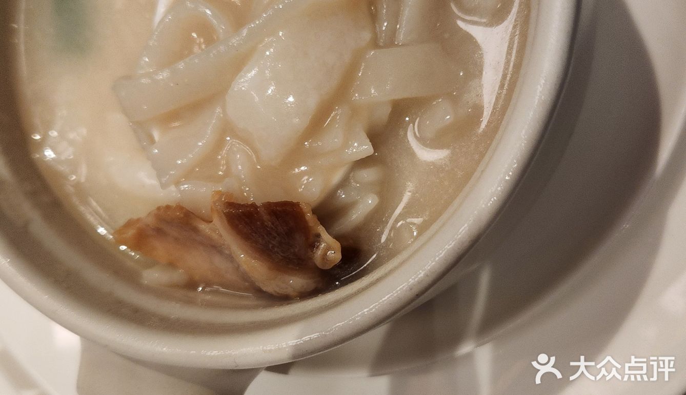 距离网红景点 “武康大楼”很近 忘了在武汉叫什么楼了