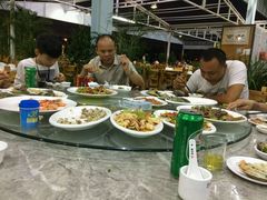 -四川小胡子海鲜(丁村万人海鲜广场店)