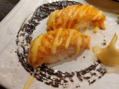 火炙焦糖三文鱼手握-坂吉屋·居酒屋深夜食堂(龙湖店)