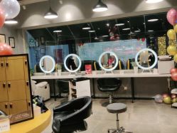 -时尚殿堂明星门店