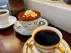 -Café Monson