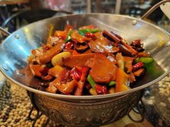 牛肝菌炒腊肉-尽善百年古院餐厅(王家老宅店)