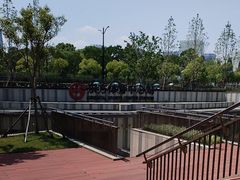 -东方体育中心(地铁站)