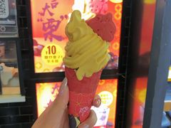 -麦当劳(世界城广场店)