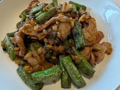 湖南辣椒酸菜炒云南土猪肉-炳胜品味(海印总店)