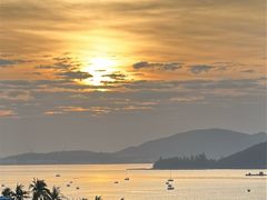 -亚龙湾中心广场