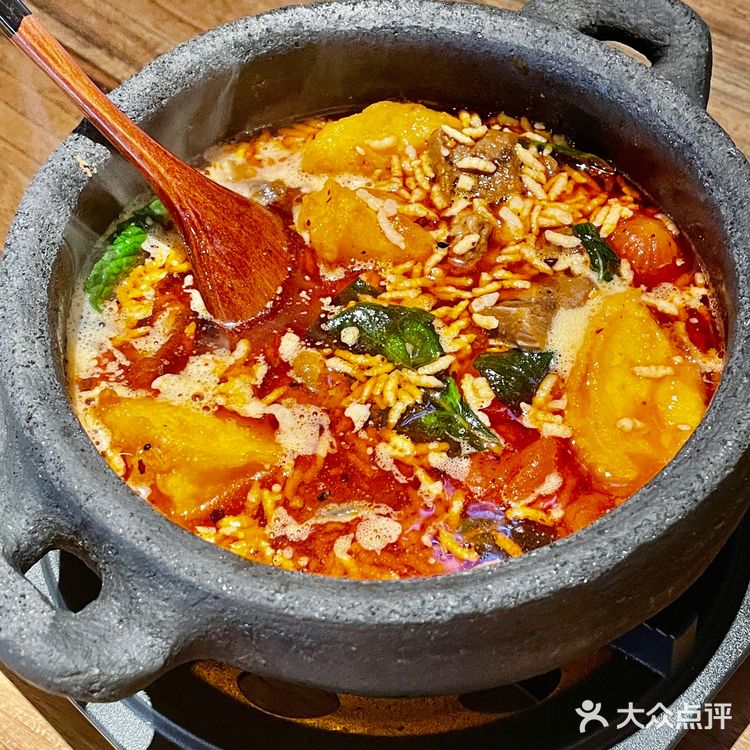 武汉探店！来热带雨林里享受晚餐🥣啦！