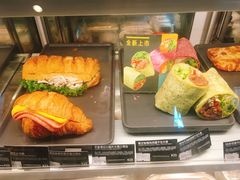 -星巴克臻选(深圳龙华红山天虹店)