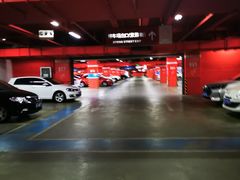 -欧尚超市苏州店停车场(金鸡湖路店)