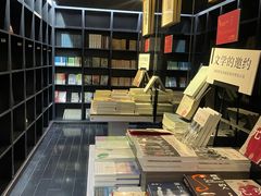 -钟书阁(松江泰晤士小镇店)