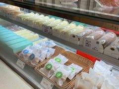 -顶东面包花园·生日蛋糕(世博店)