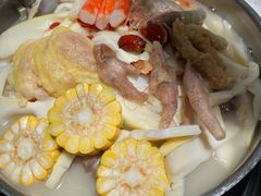 -三人行骨头王火锅(长寿店)