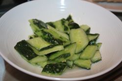 10蒜泥黄瓜-证大美爵酒店·一站式婚宴宴会厅