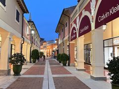 -佛罗伦萨小镇广佛名品奥特莱斯(疏港路店)