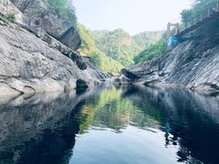 -燕子河大峡谷天坑仙境