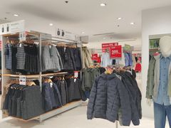 -优衣库(重庆星光时代广场店)