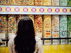 -m豆巧克力世界(上海世茂广场店)