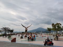 -巨鹰广场