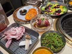 -蚂蚁洞·烤肉大营地(上海静安大悦城店)