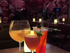 -FOUR PLAY BAR