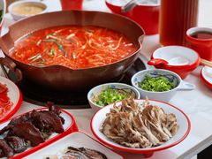 -毛辣果·贵州红酸汤牛肉火锅(西单店)