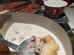 -尚尚仙·酸汤猪手·猪肚鸡火锅(华联万柳购物中心店)