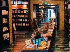 -钟书阁(松江泰晤士小镇店)