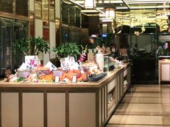 自助取餐区-大中华希尔顿酒店-念自助餐·嗨啤·小龙虾