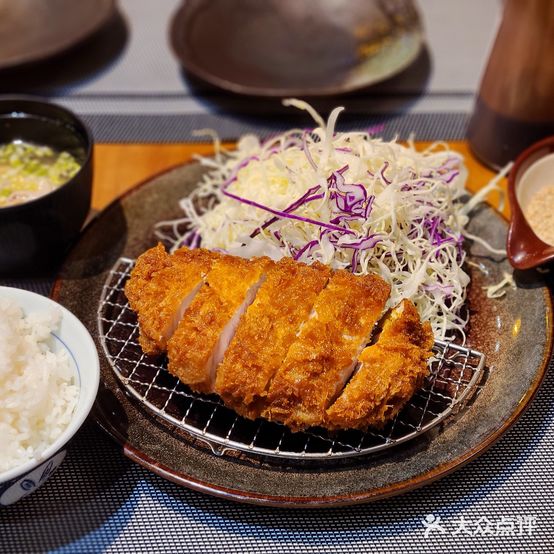 胜味炸猪排(彩虹城店)