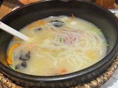 黄金鸡汤菊花过桥米线-状元王过桥米线(黄埔至泰广场店)