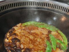 -哈尔滨烧烤·山河村铁锅炖(交大店)