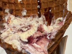 蓝莓冰淇淋甜筒-赛百味SUBWAY(燕莎奥莱店)