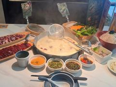 -左庭右院鲜牛肉火锅(金山万达店)