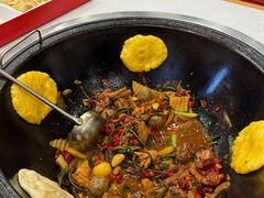 -鲁员外地锅鸡地锅鱼(古墩路店)