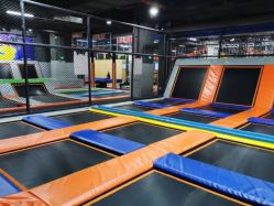 -蹦贝运动中心·蹦床·攀岩·闯关(龙岗店)