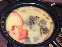 金汤鸽王煲-小金鬼·煎饺·鸽子汤