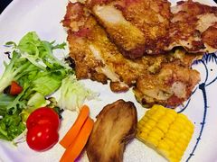 -樱花里音乐餐吧·牛扒椰子鸡(东圃店)