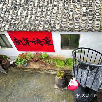 推荐他们家的#咸芝士拿铁 喝得出都是用的好料