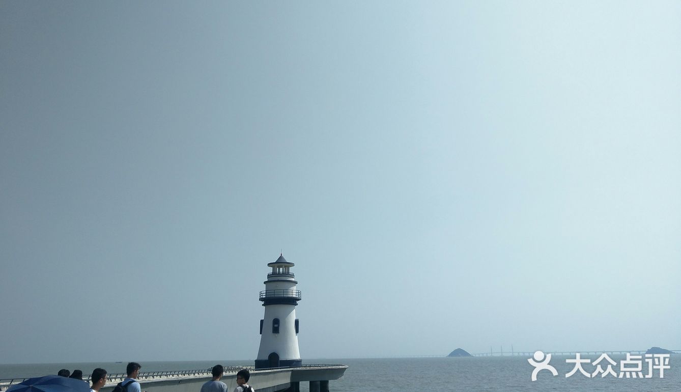 珠海市区的海滨浴场，不仅拥有着大沙滩