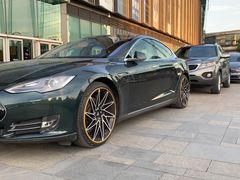 -TESLA 特斯拉(北京颐堤港体验店)