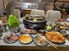 -围炉肉舍•炭烤活鳗•丹东海鲜烤肉(步行街店)