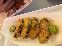 金沙咸蛋黄焗鸡翅-桂满陇·手作小笼包&江南叫花鸡(中山公园店)