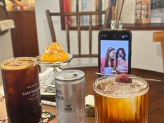 -Café Monson